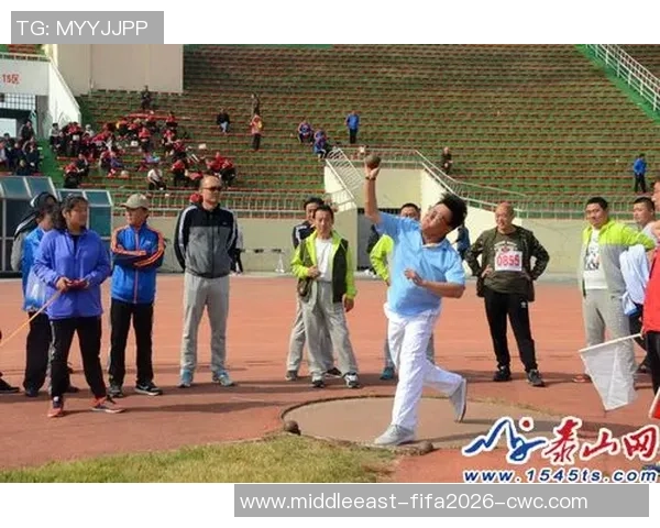 济南泰山足球队奋勇争先力争佳绩展现团队精神与城市荣耀